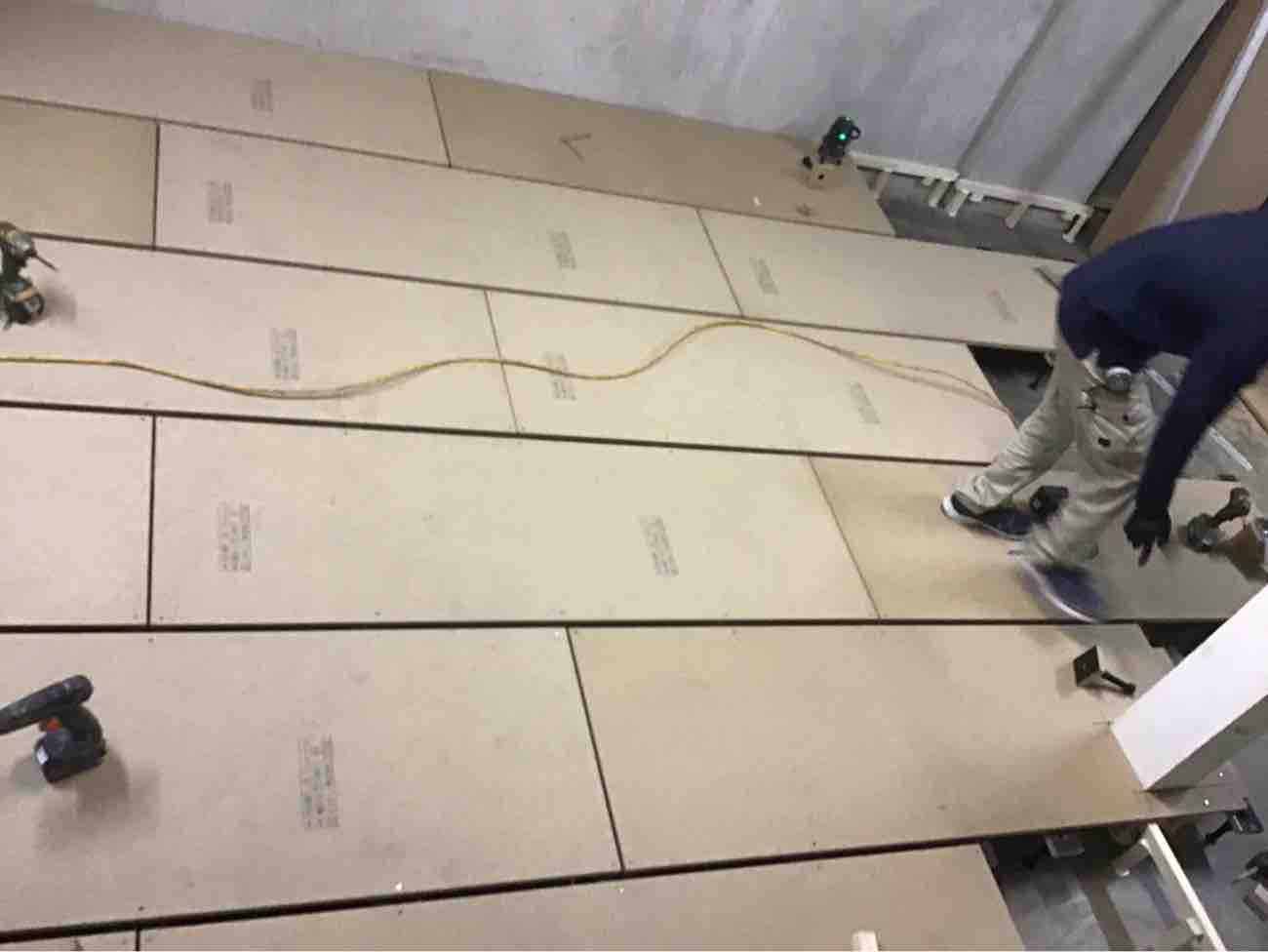 オフィス地下工事 置床工事 乾式二重床(東京都中央区)