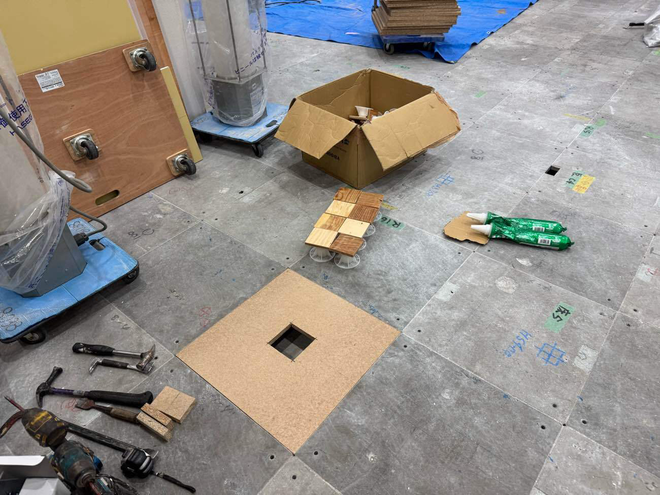 オフィス夜間工事 OA復旧工事 500角パーチ(東京都港区)