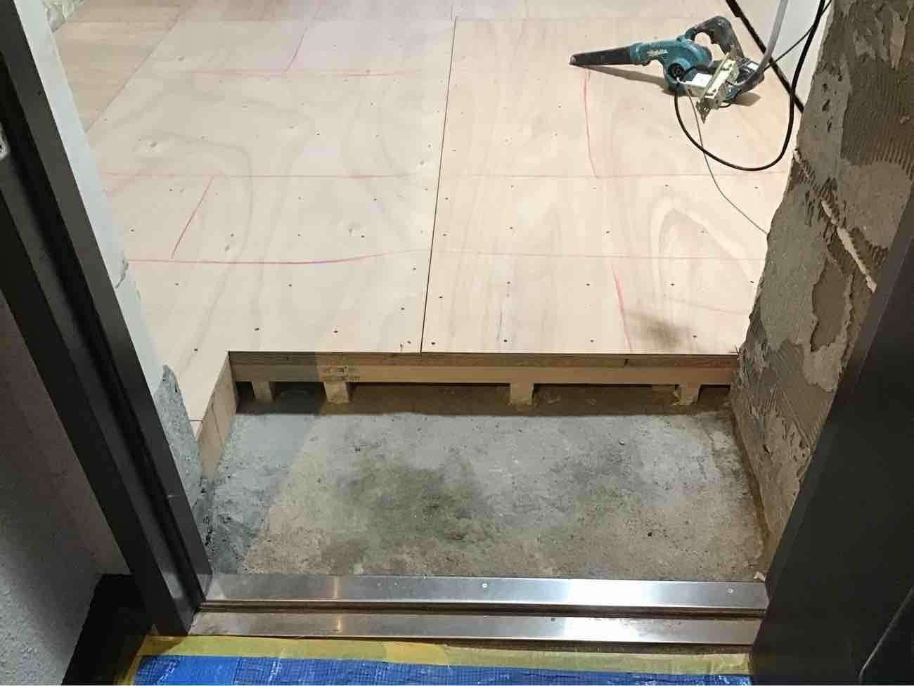 マンション　１日置床工事　乾式二重床（東京都渋谷区）