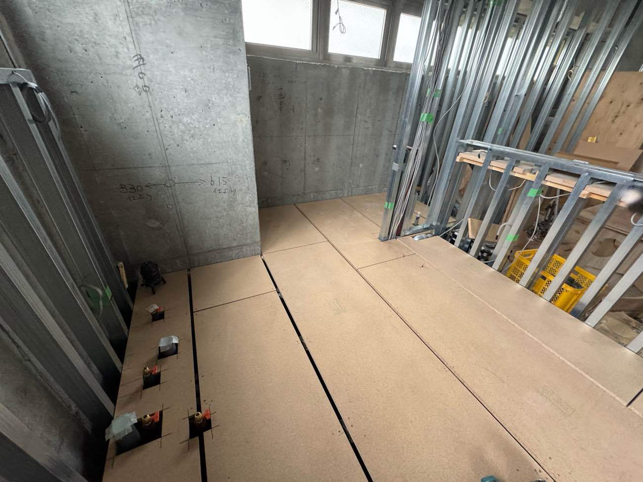 店舗　置床工事　乾式二重床（東京都世田谷区）