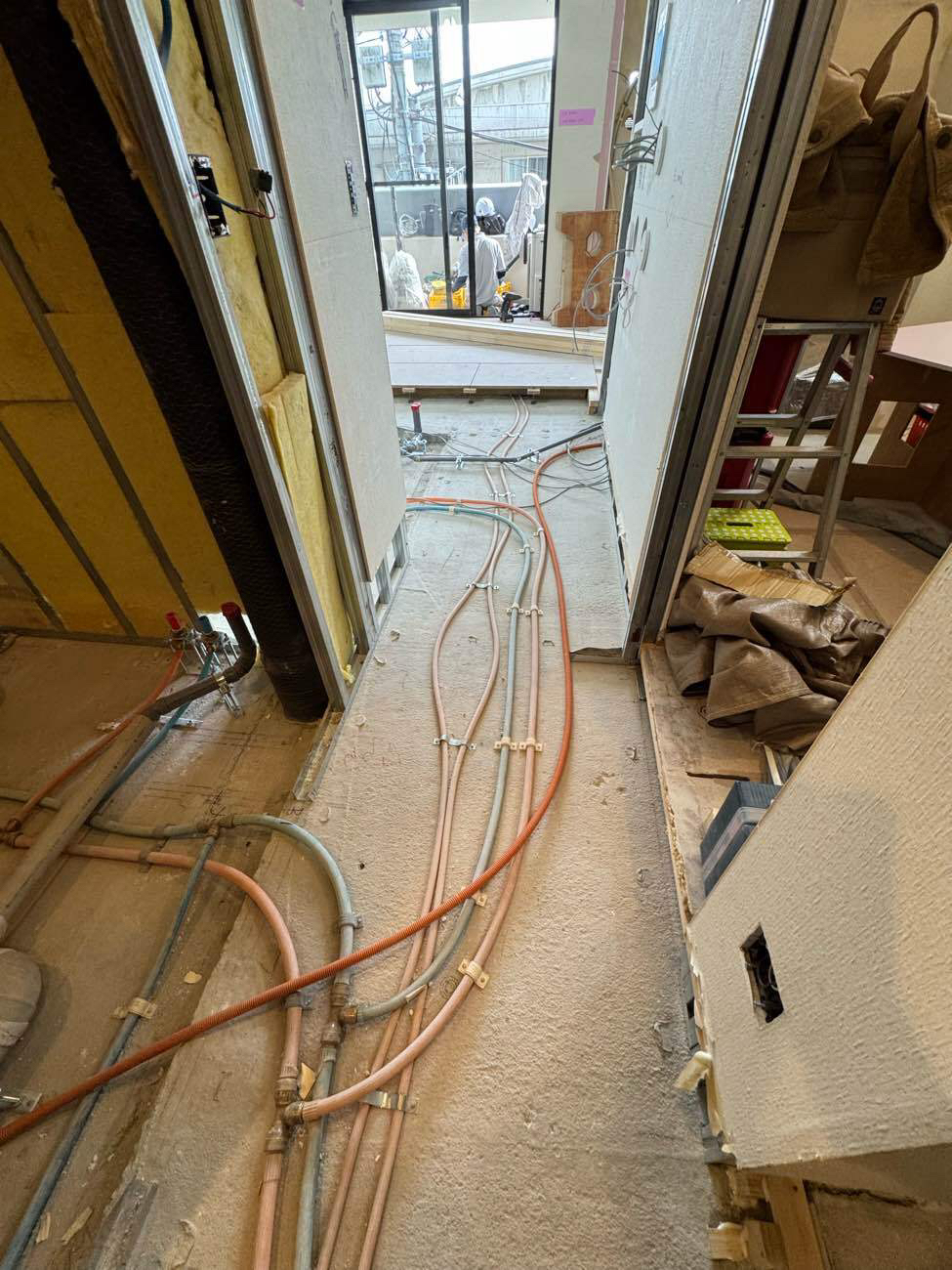 マンション　内装工事　置床工事（東京都新宿区）