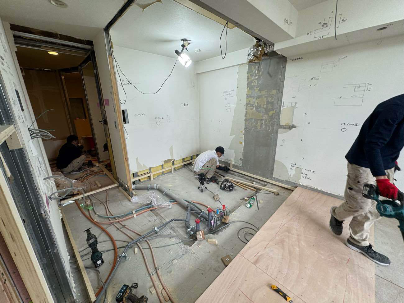 マンション　内装工事　置床工事（東京都新宿区）