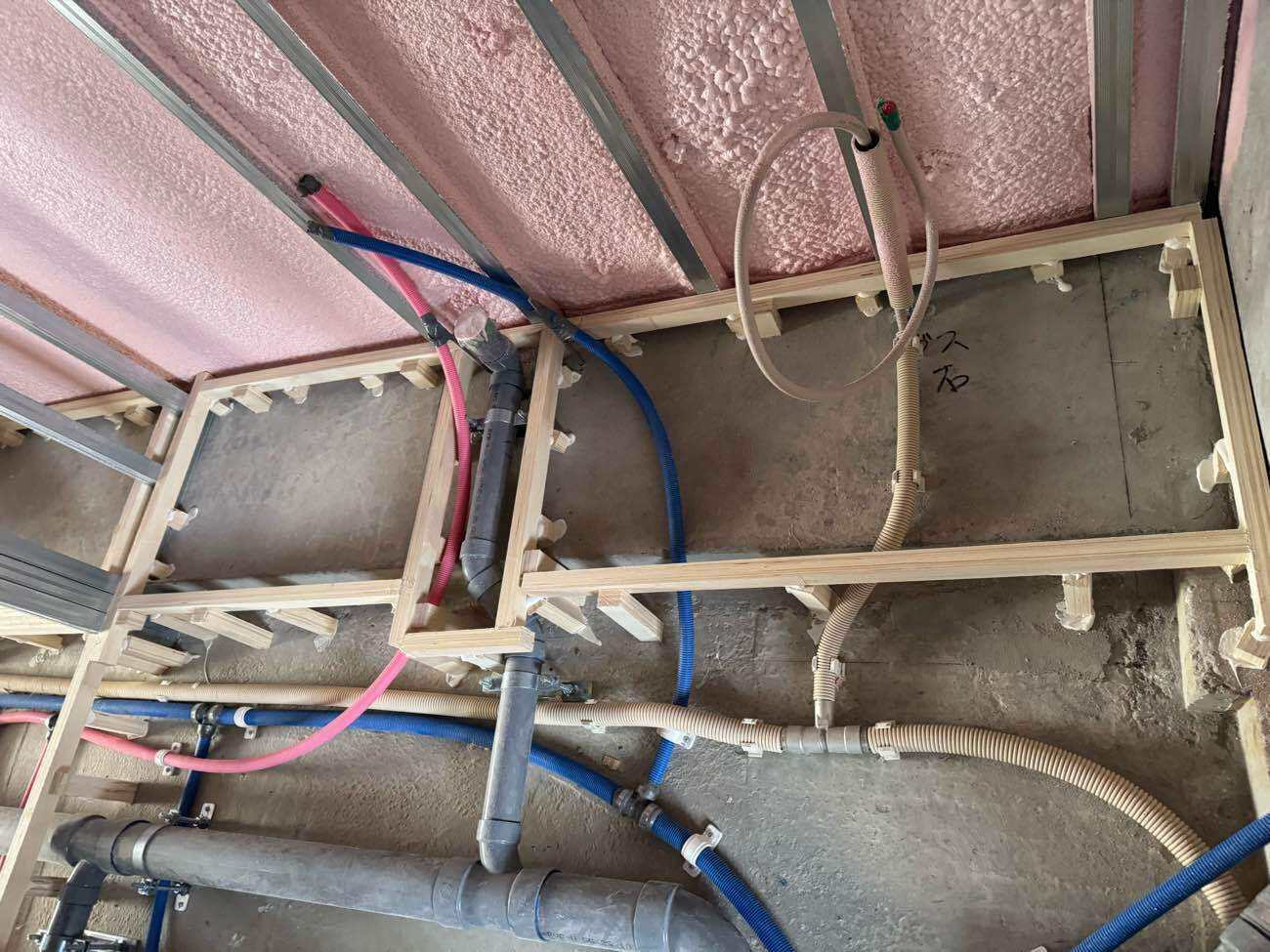 新築マンション　置床工事　乾式二重床（神奈川県平塚市）