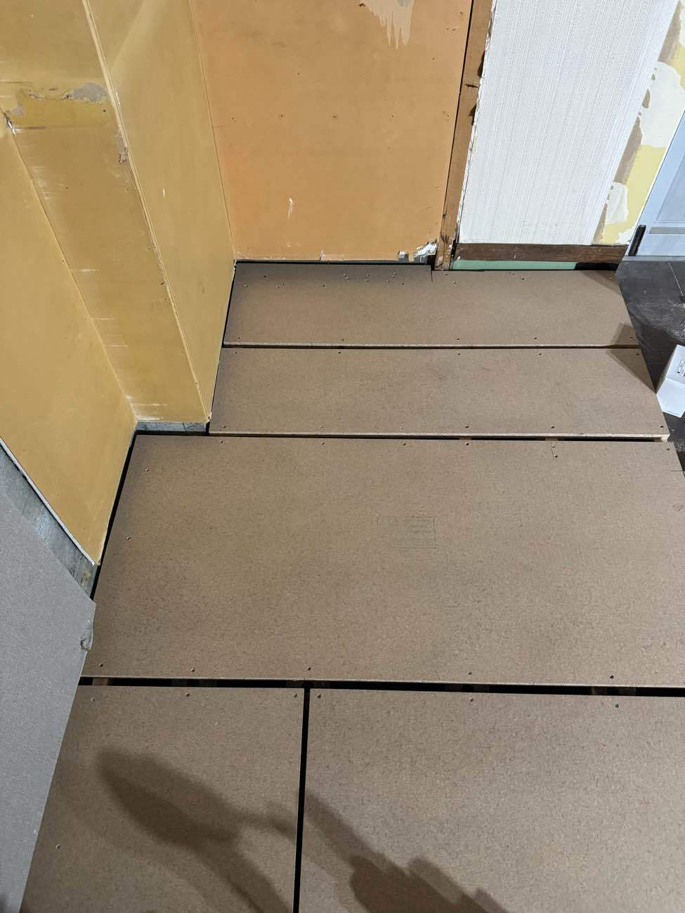 マンション　置床工事　乾式二重床（東京都中央区）