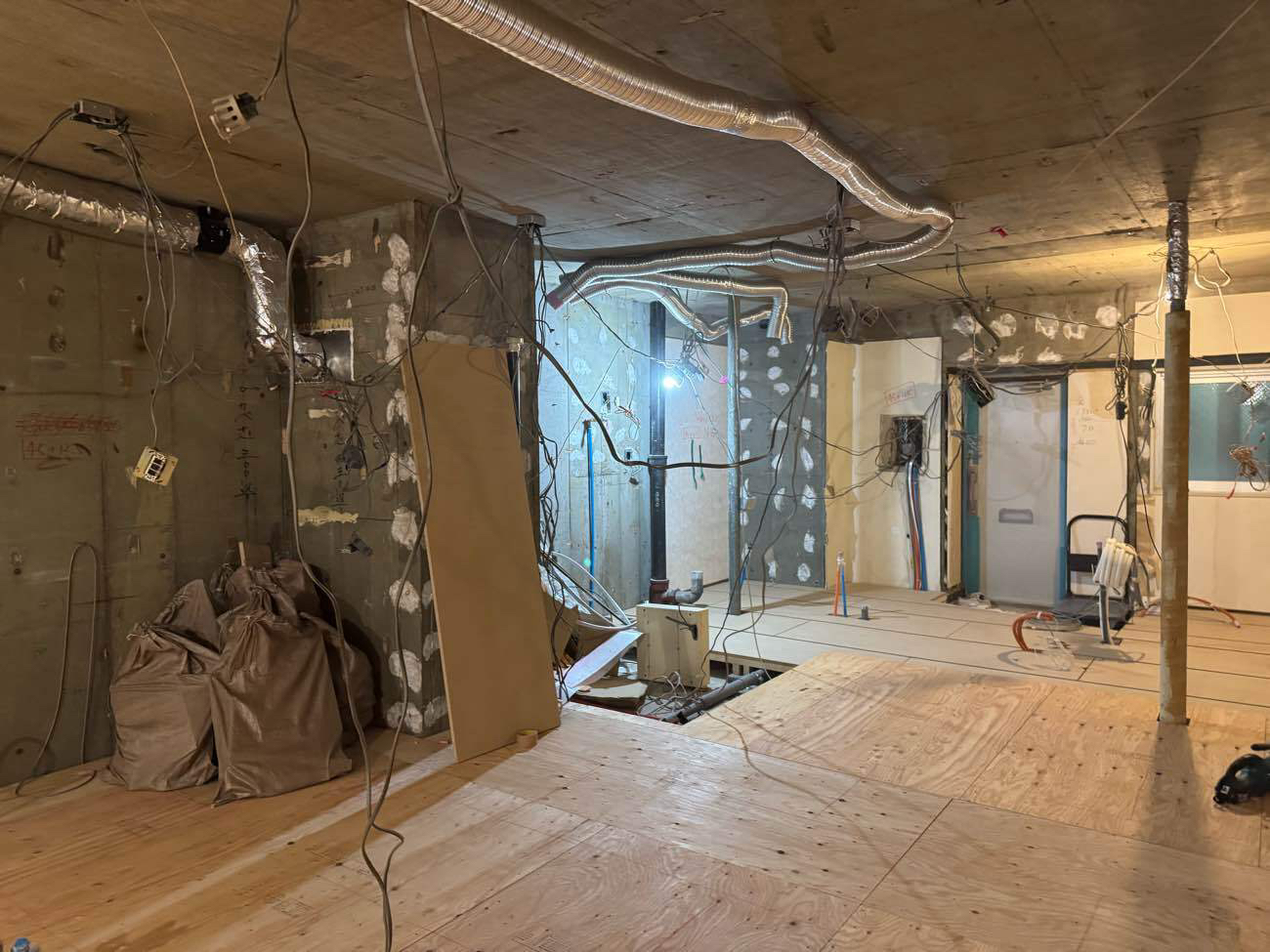 マンション　置床工事　乾式二重床（東京都渋谷区）