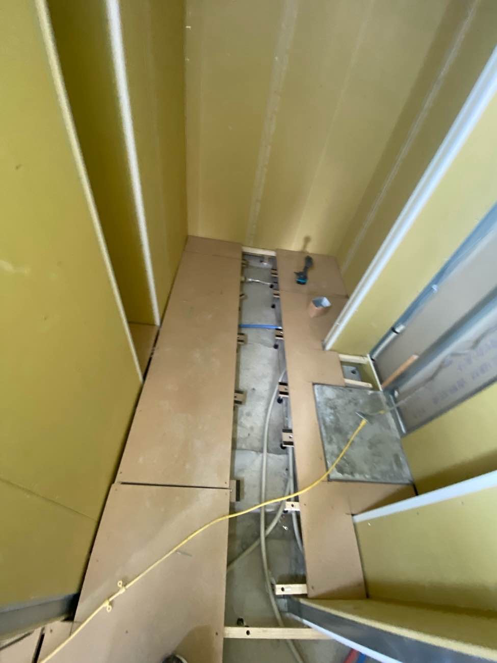 マンション　置床工事　乾式二重床（東京都渋谷区）