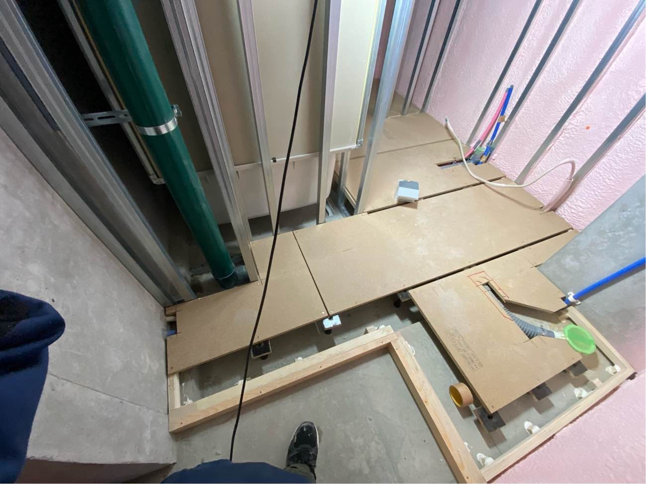 新築マンション　置床工事　乾式二重床（神奈川県平塚市）