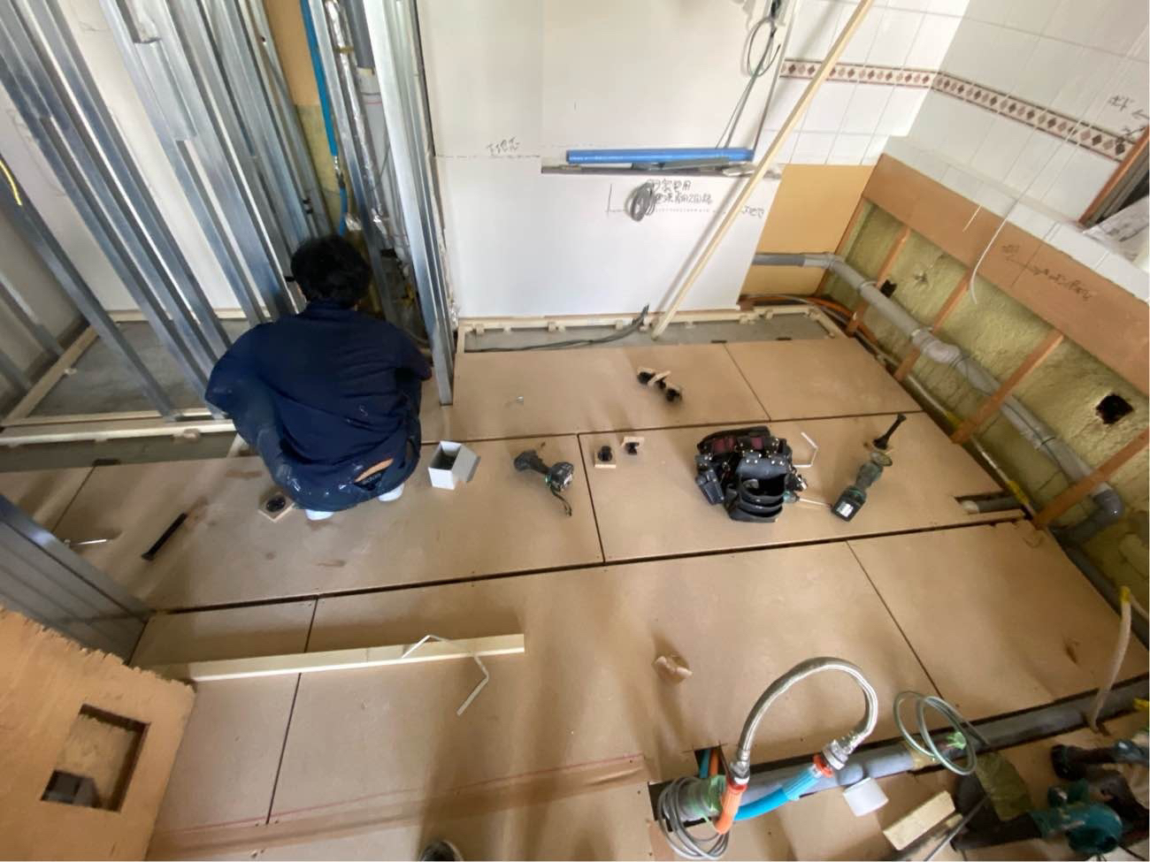 店舗　置床工事　乾式二重床（東京都渋谷区）