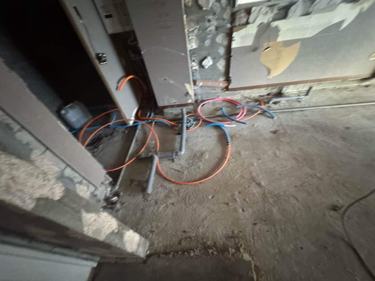 マンション　置床工事　乾式二重床（東京都中央区）