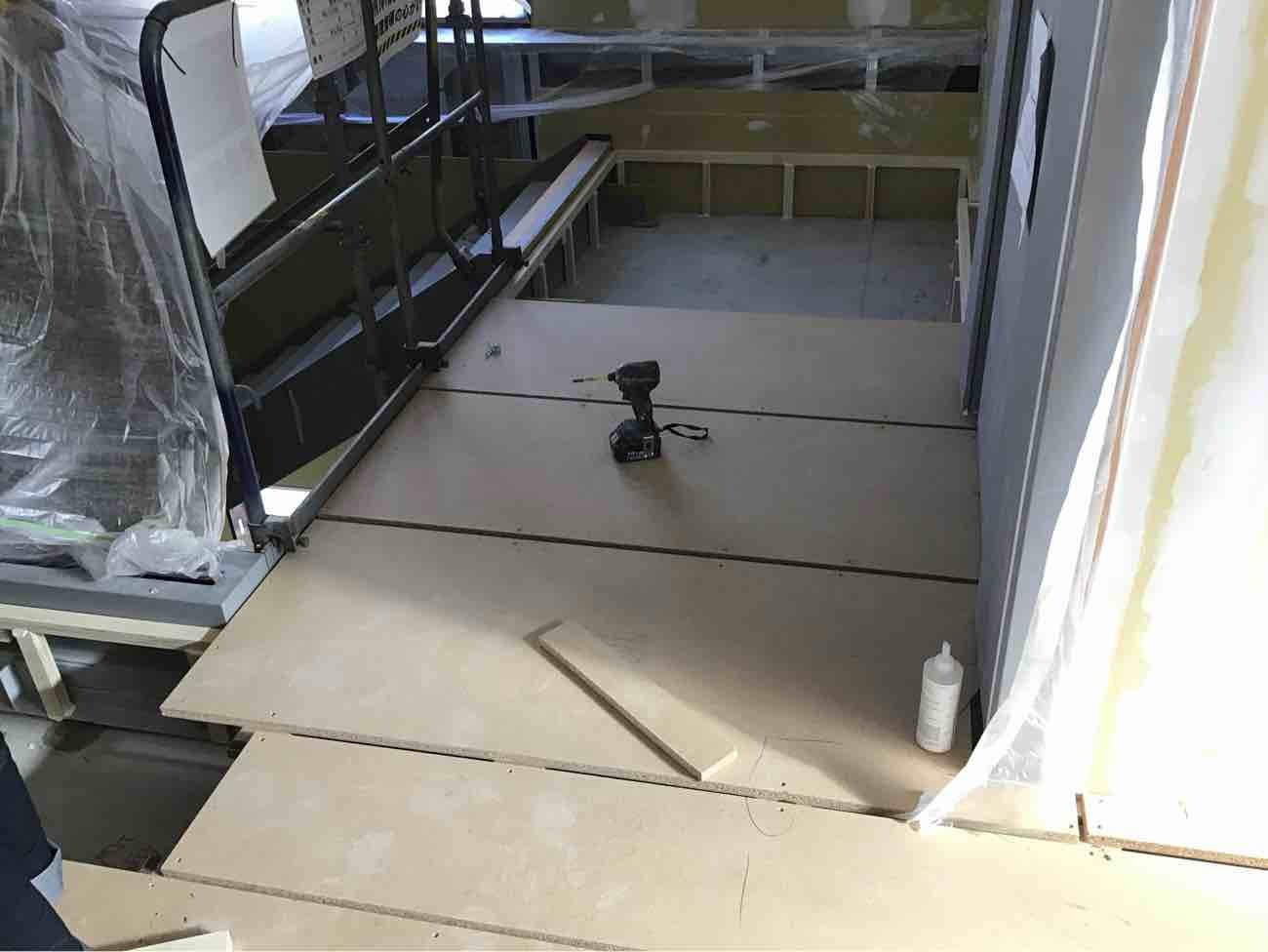 工場　置床工事　乾式二重床（神奈川県平塚市）