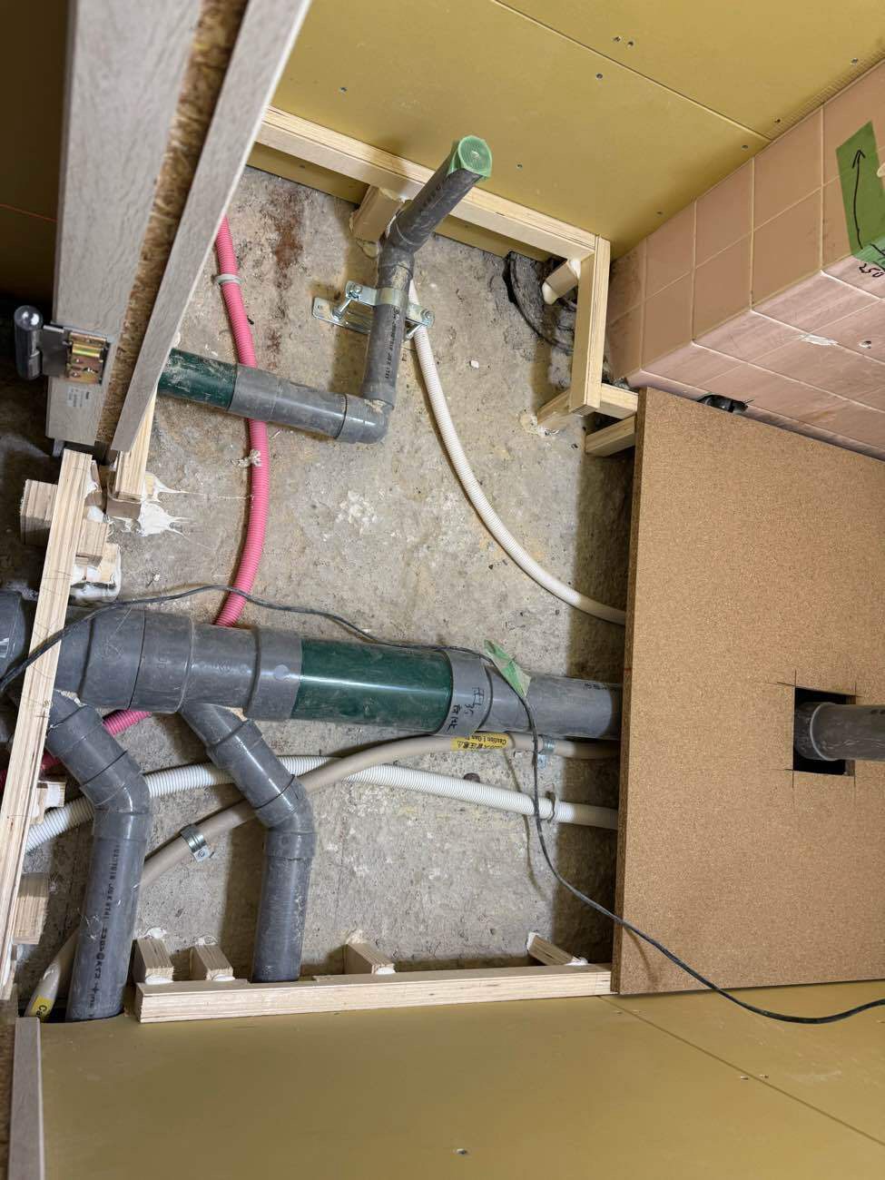 マンション　置床工事　乾式二重床（東京都渋谷区）