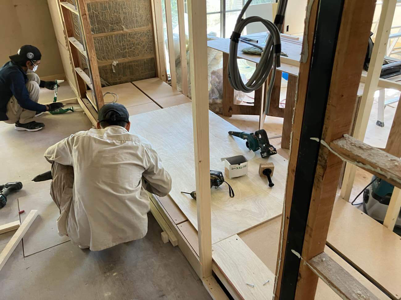 オフィス　置床工事　乾式二重床（横浜市西区）