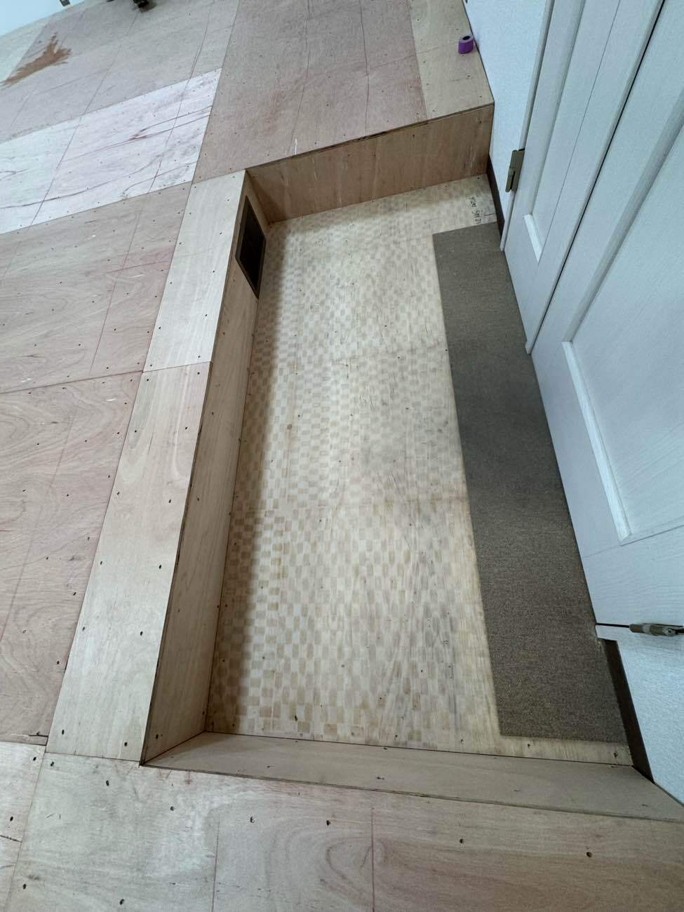 福祉施設　１日置床工事　乾式二重床（横浜市戸塚区）