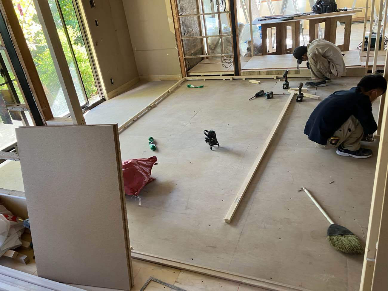 オフィス　置床工事　乾式二重床（横浜市西区）