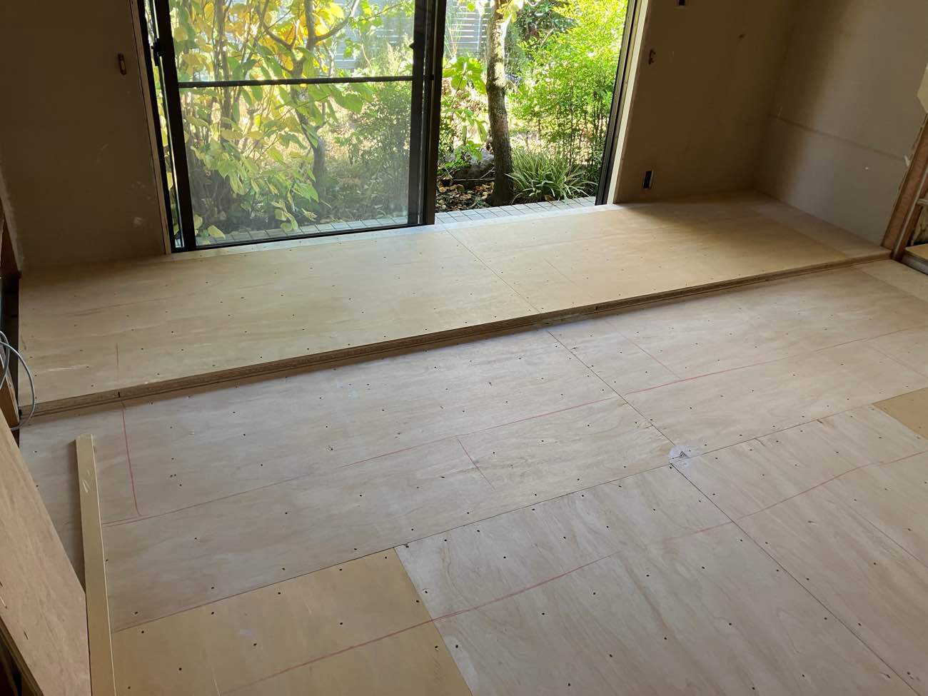 オフィス　置床工事　乾式二重床（横浜市西区）