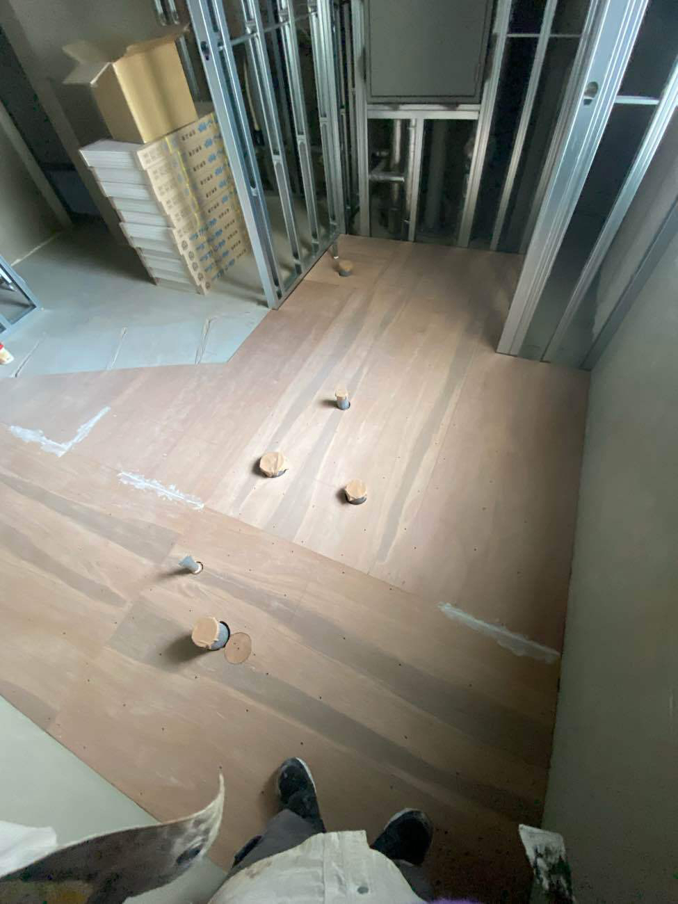 学校トイレ改修工事　乾式二重床　フクビフリーフロアＣＰ-Ｆ（東京都中野区）