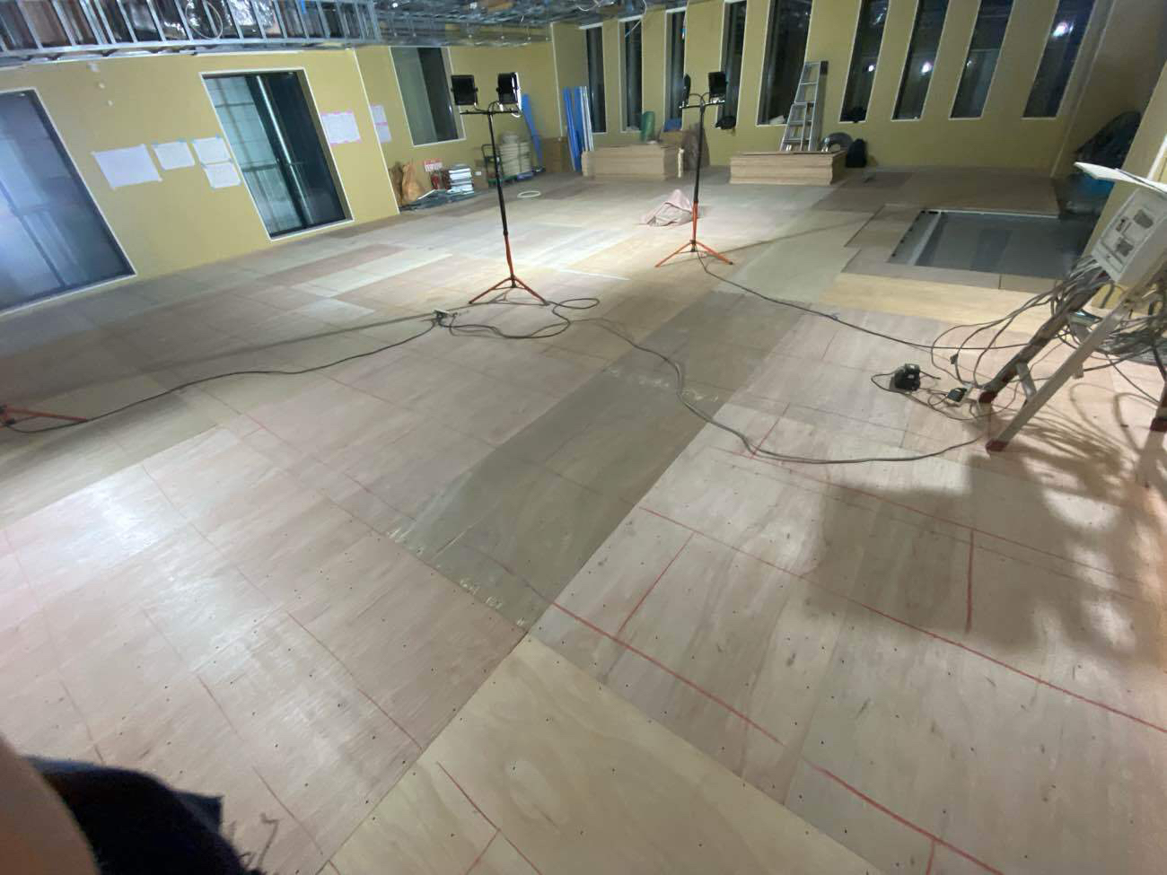 クリニック　置床工事　乾式二重床（東京都中央区）