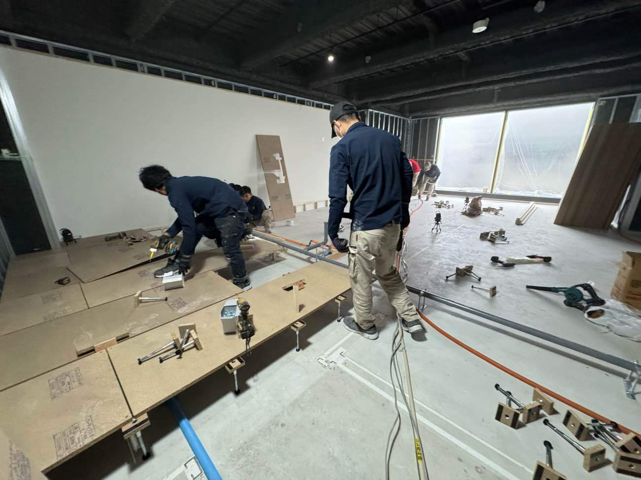 店舗　置床工事　乾式二重床（東京都港区）