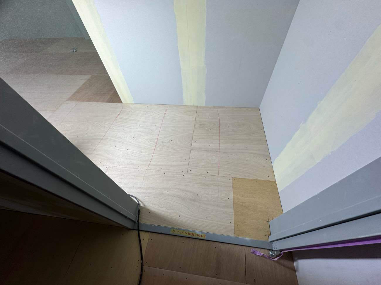 工場　置床工事　乾式二重床（神奈川県平塚市）