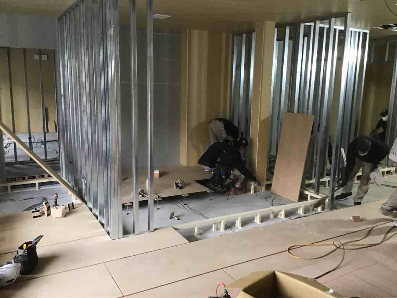 店舗　１日置床工事　乾式二重床（埼玉県川口市）
