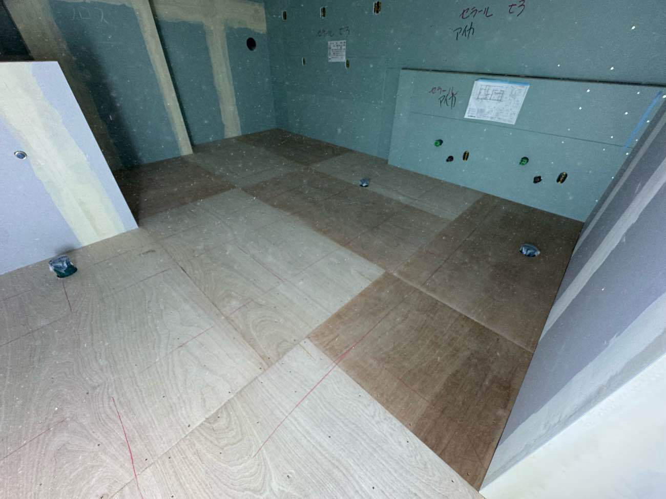 工場　置床工事　乾式二重床（神奈川県平塚市）