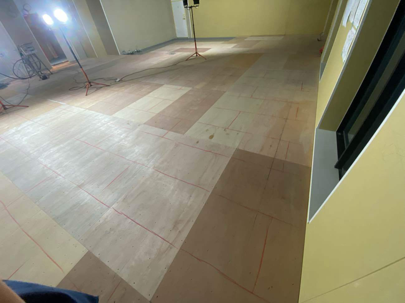 クリニック　置床工事　乾式二重床（東京都中央区）