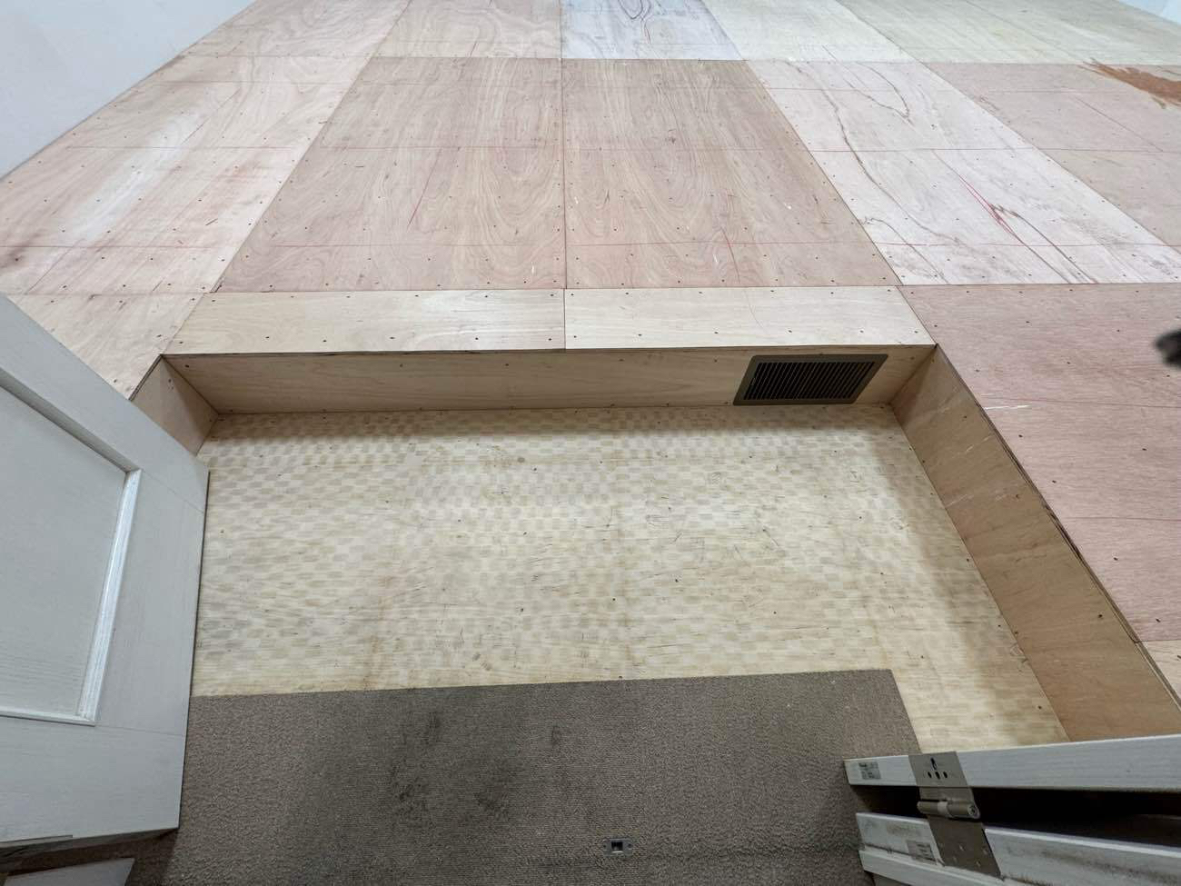 福祉施設　１日置床工事　乾式二重床（横浜市戸塚区）