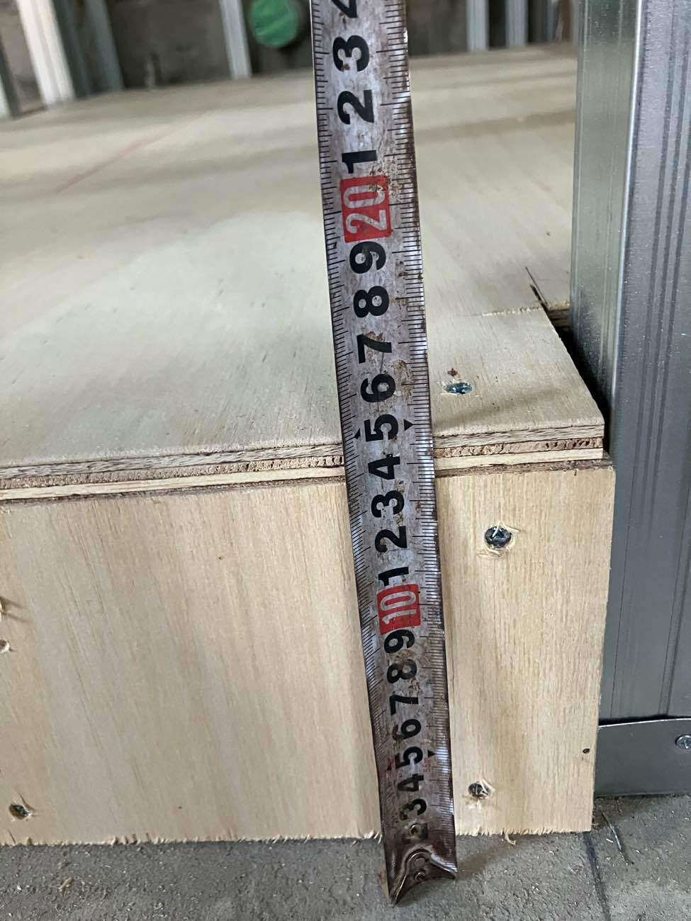 飲食店　新装工事　置床工事　パーチクルボード（埼玉県越谷市）