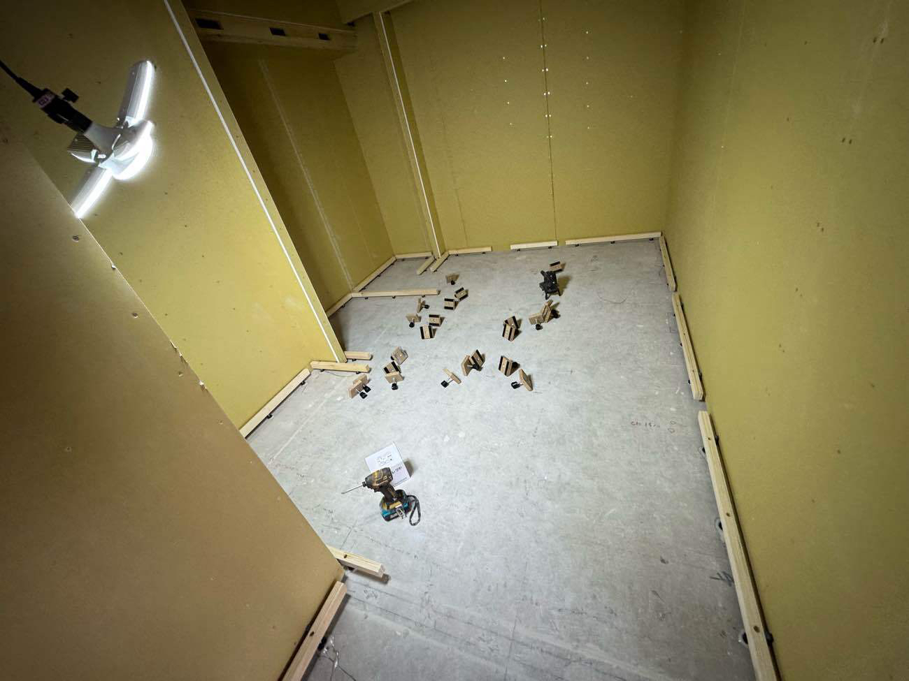 東京都渋谷区のマンションにて、１day置床工事を行いました。（乾式二重床）【秀和建工】