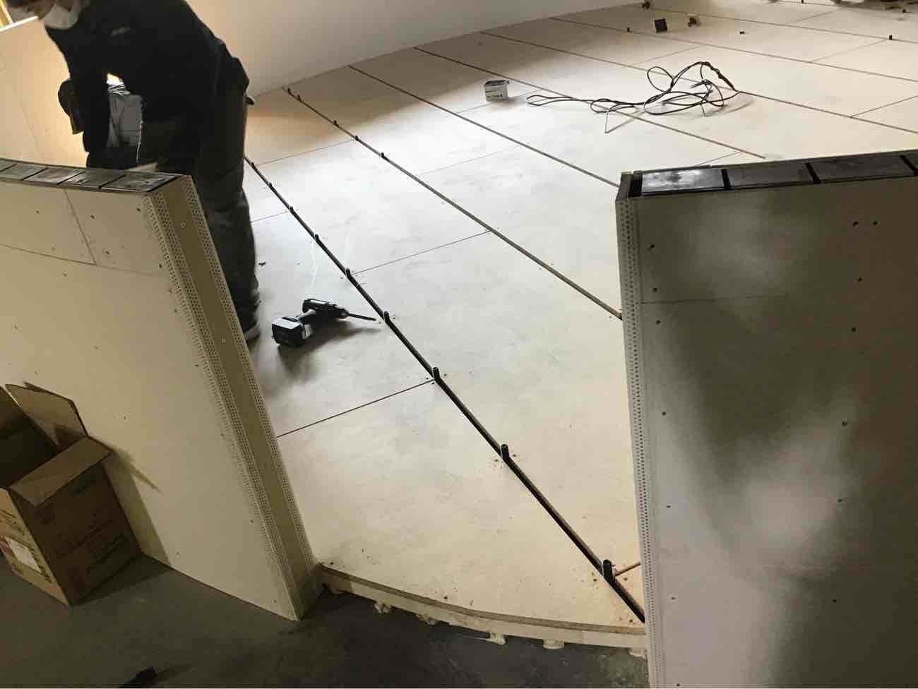 店舗　置床工事　乾式二重床（千葉県千葉市）