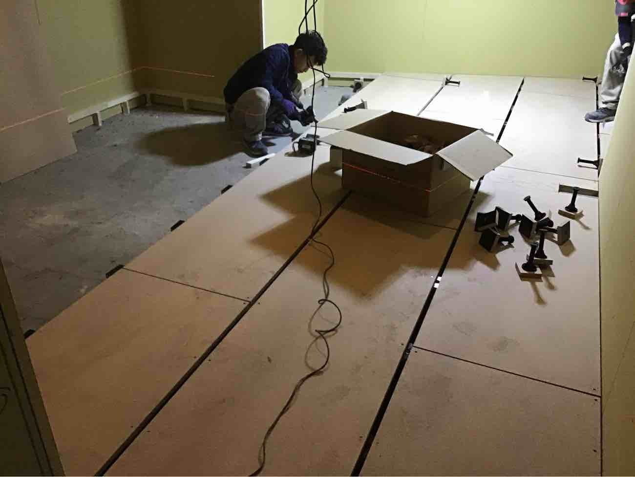 店舗　置床工事　乾式二重床（千葉県千葉市）