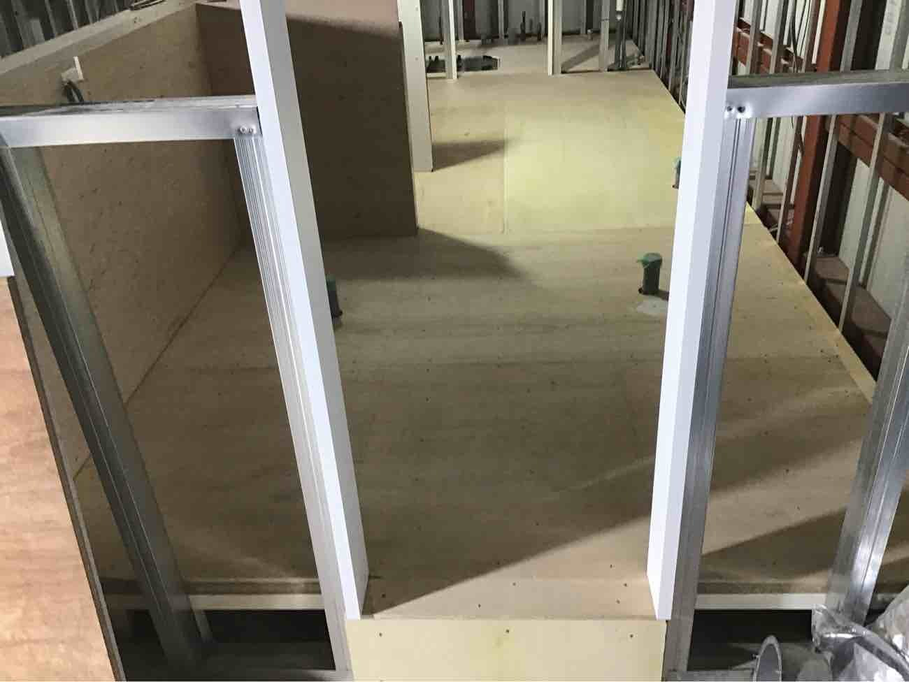 店舗　置床工事　乾式二重床（東京都江東区）