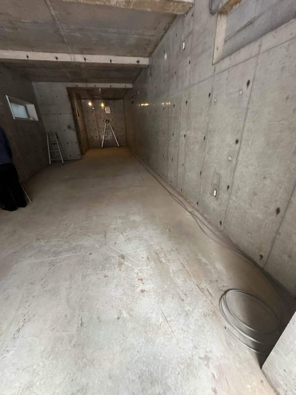 店舗　新装　置床工事　乾式二重床（東京都江東区）