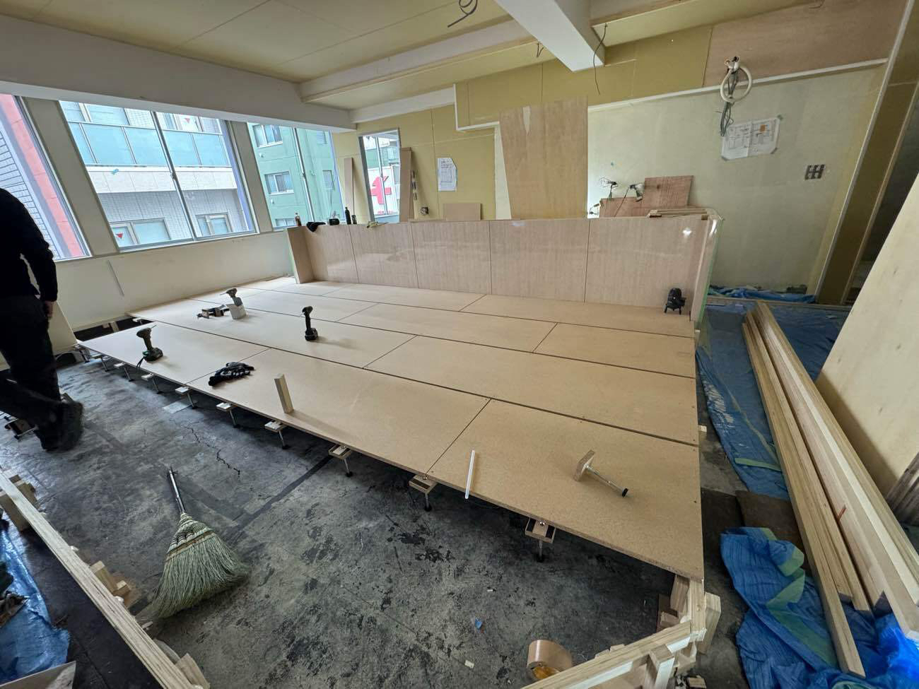 ビルテナント新装　置床工事　乾式二重床（東京都千代田区）