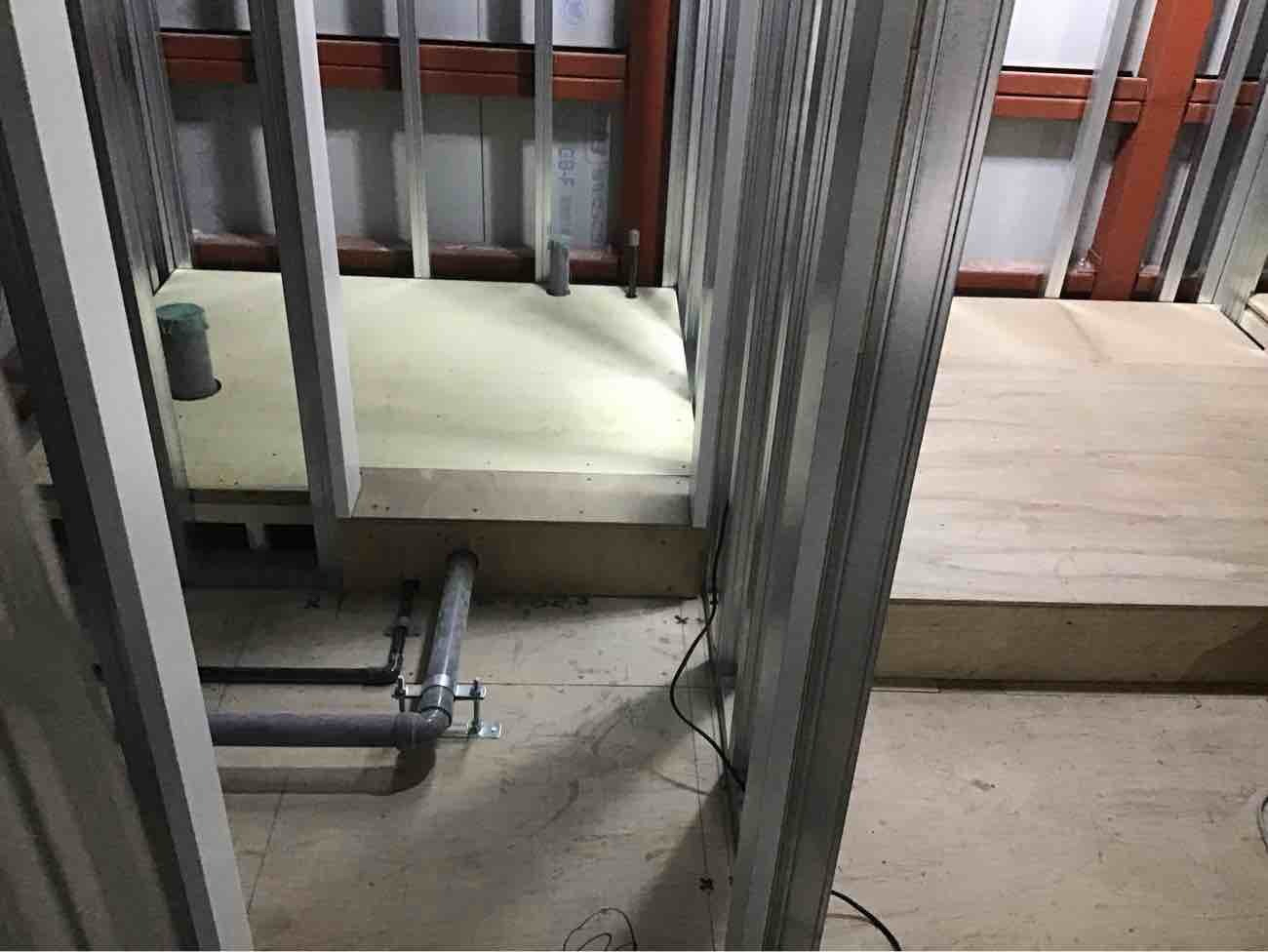 店舗　置床工事　乾式二重床（東京都江東区）