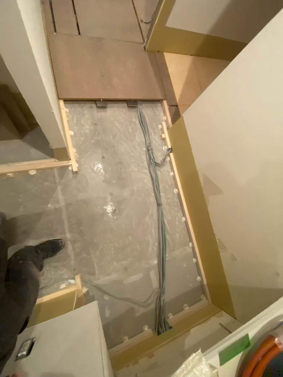 マンション　置床工事　乾式二重床（東京都中央区）