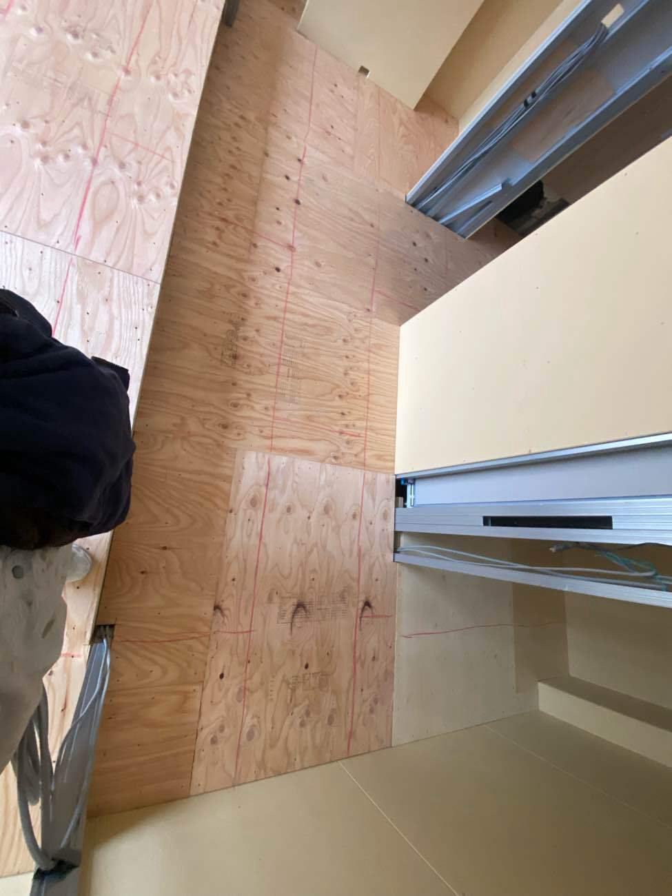店舗　置床工事　乾式二重床（東京都台東区）