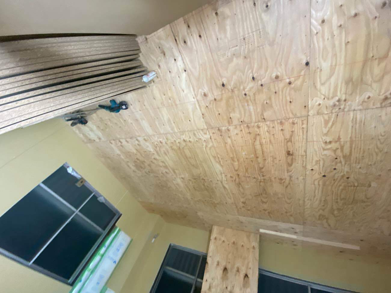 店舗　置床工事　乾式二重床（東京都台東区）