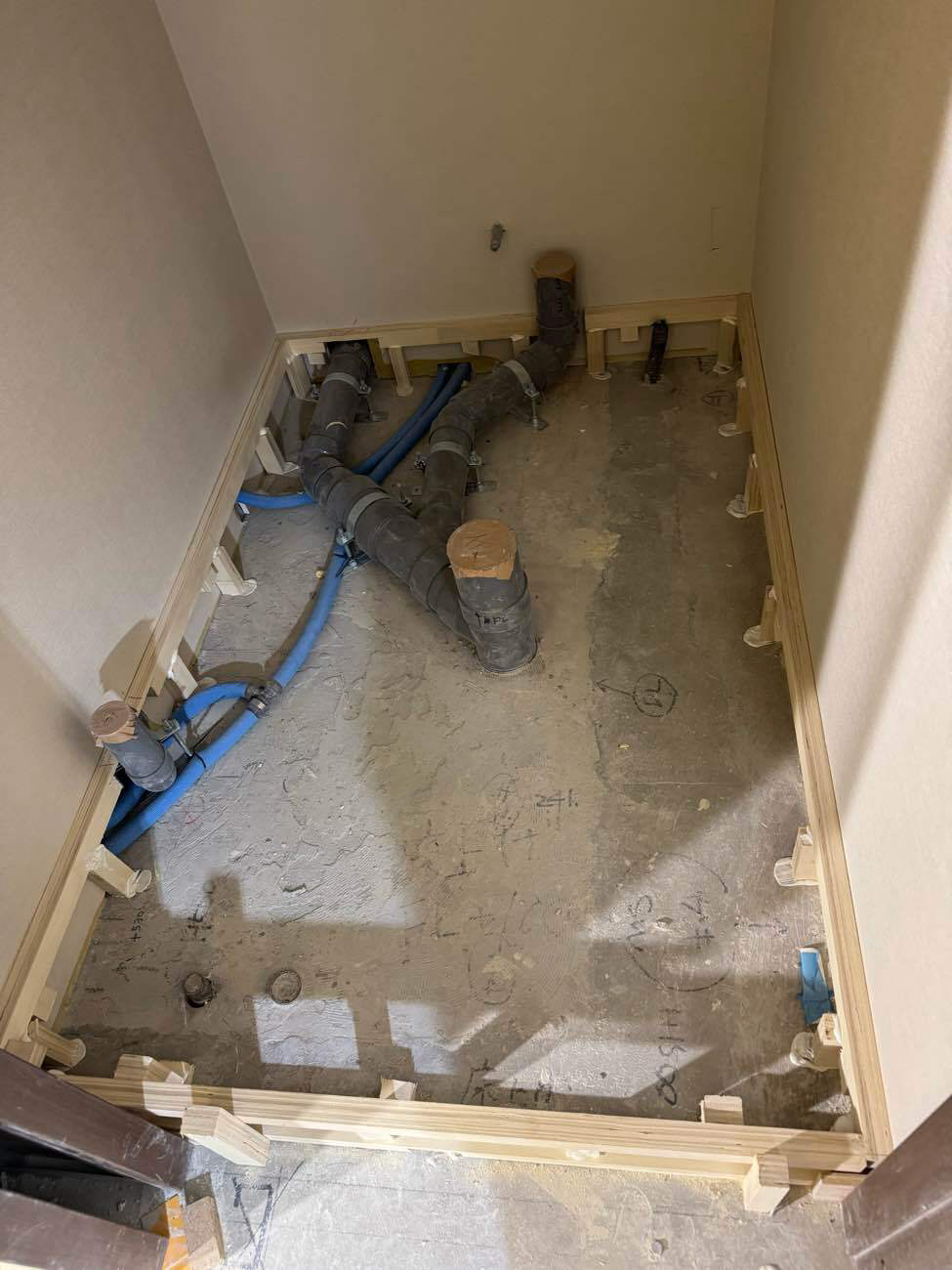 クリニック　置床工事　パーチクルボード　夜間工事（東京都渋谷区）