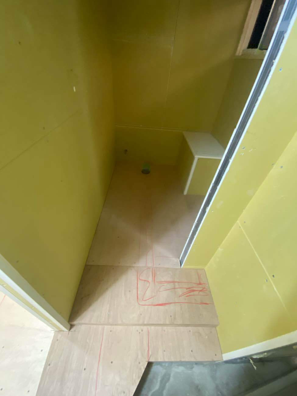 マンションテナント　置床工事　乾式二重床（東京都渋谷区）