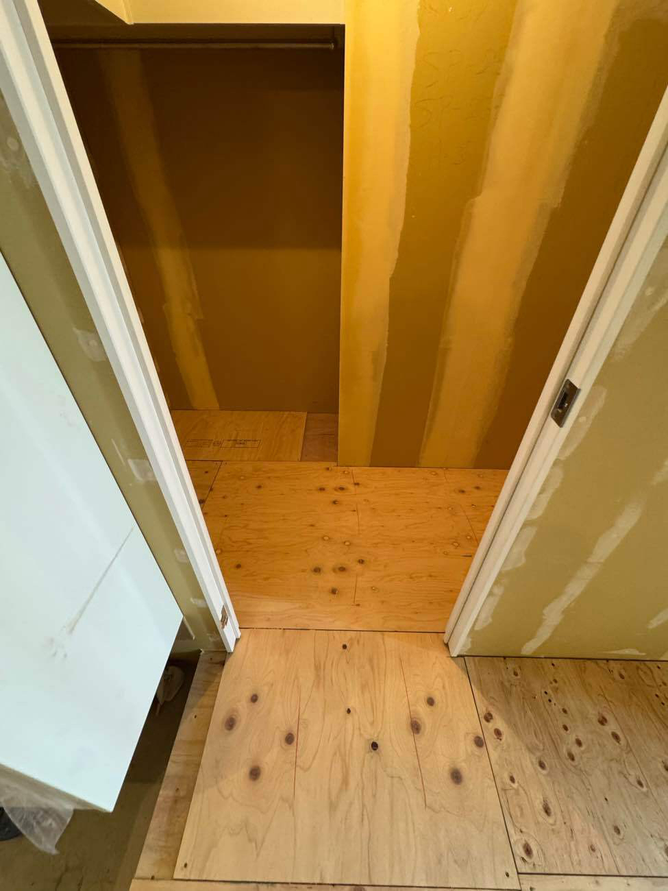 マンション　置床工事　乾式二重床（東京都目黒区）