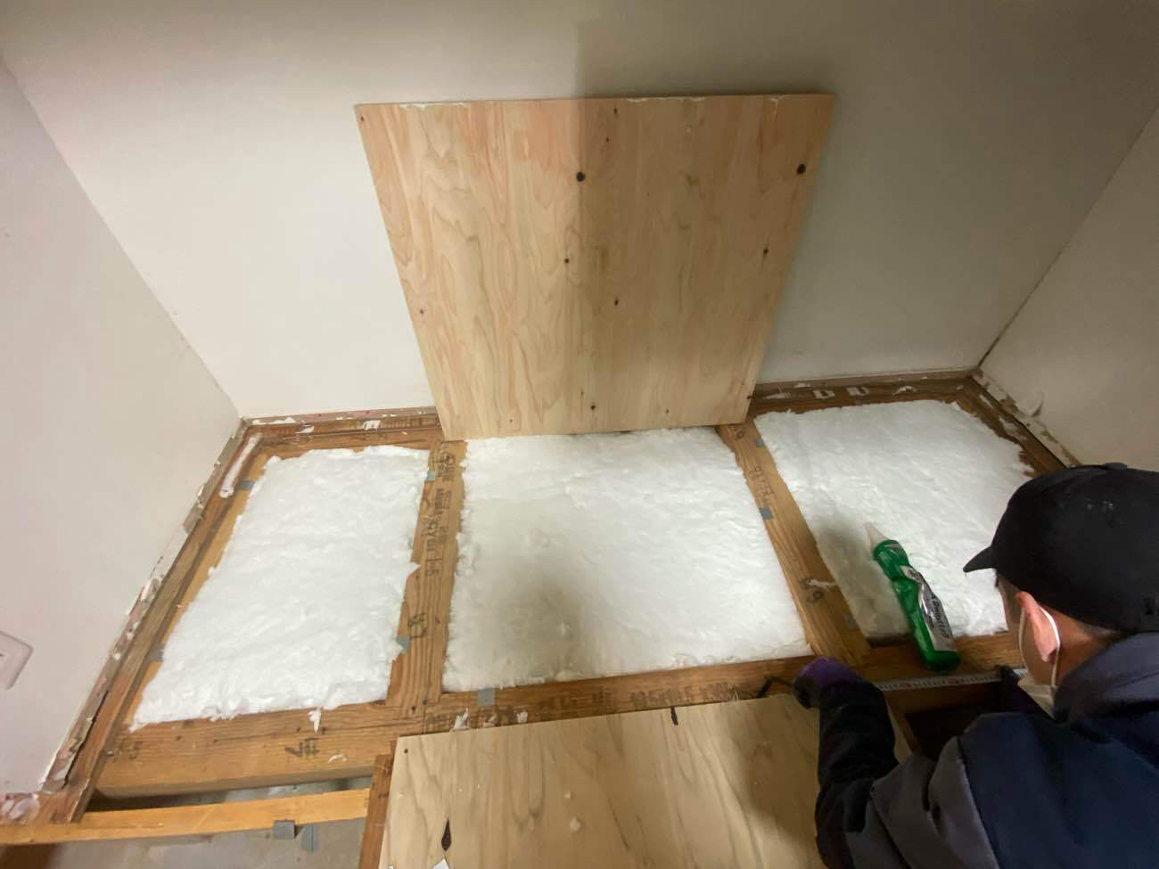 マンション　置床工事　針葉樹構造用合板24ｍｍ　グラスウール（東京都世田谷区）