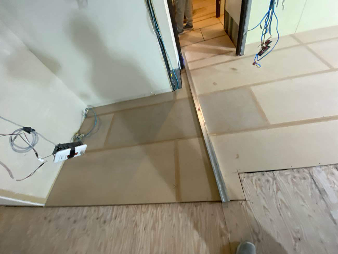 マンション　置床工事　乾式二重床（東京都杉並区）