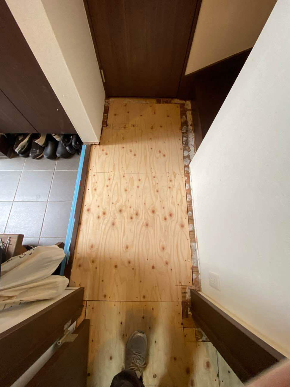 マンション　置床工事　針葉樹構造用合板24ｍｍ　グラスウール（東京都世田谷区）