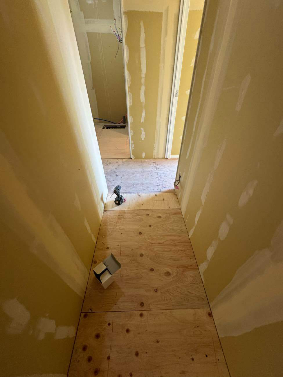 マンション　置床工事　乾式二重床（東京都目黒区）