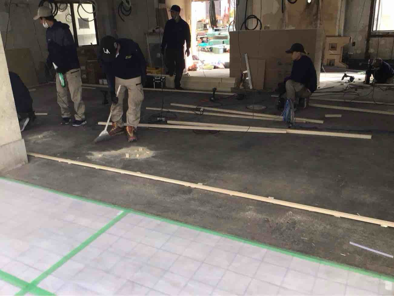 店舗新装　１日置床工事　乾式二重床（東京都小平市）