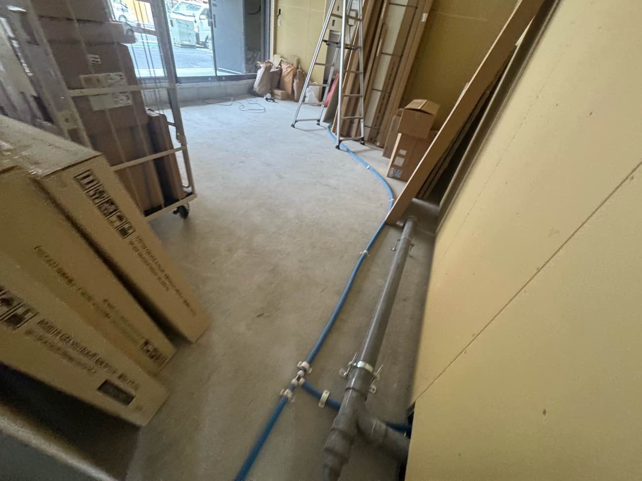 店舗　１日置床工事　乾式二重床（川崎市幸区）