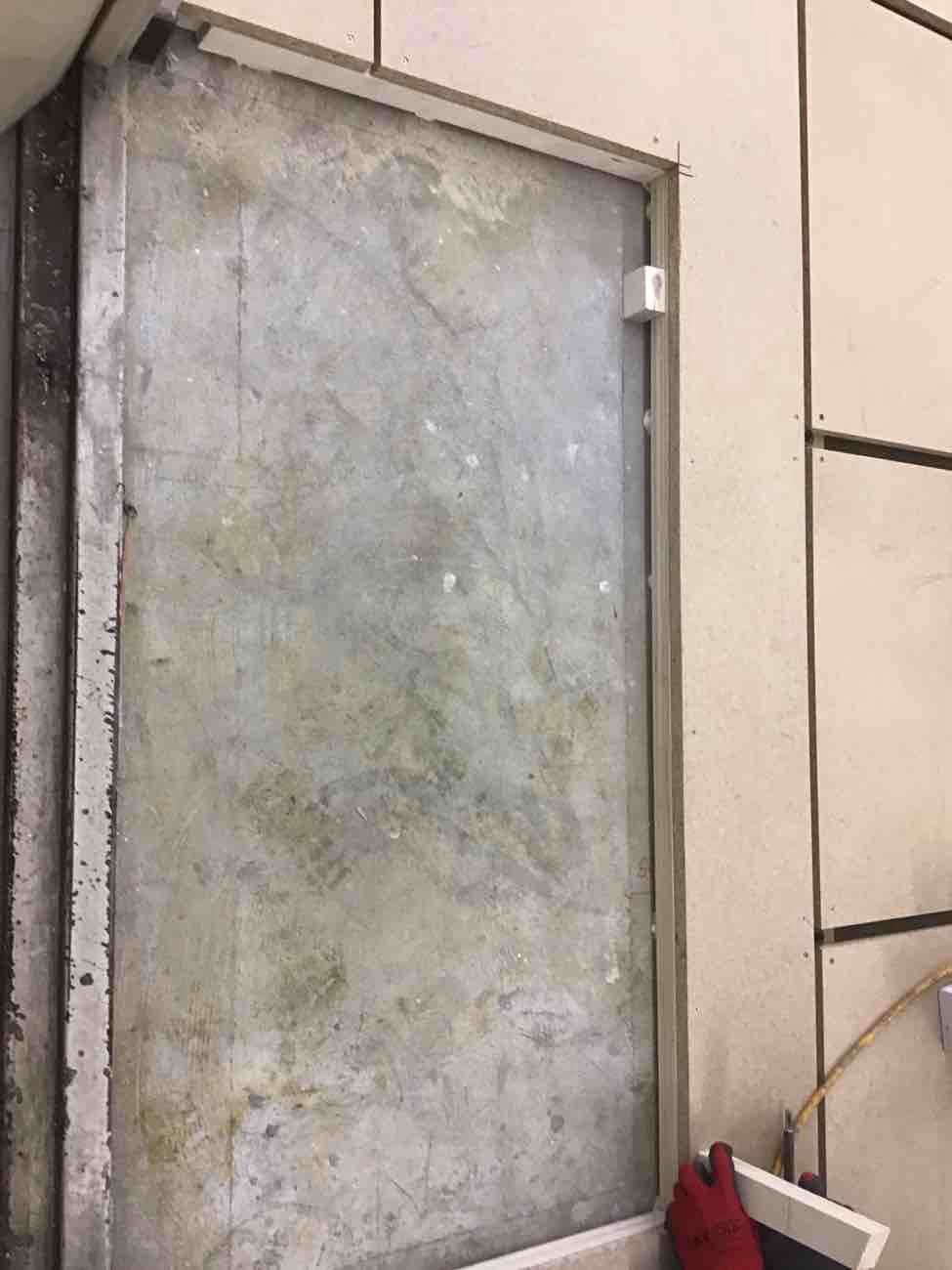 店舗　置床工事　乾式二重床（東京都中央区）