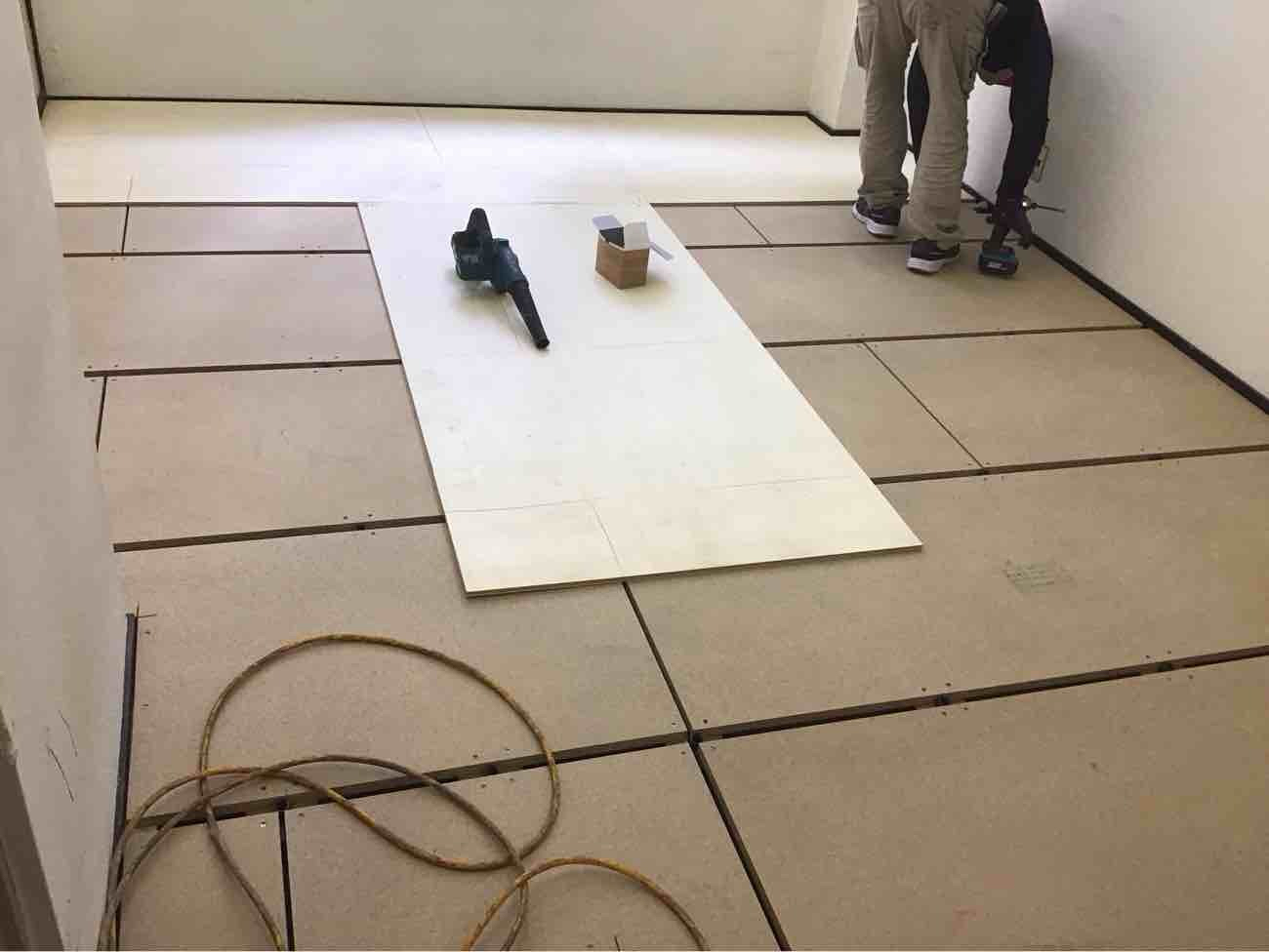 店舗　置床工事　乾式二重床（東京都中央区）
