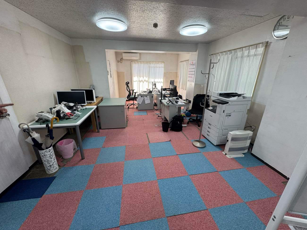 東京都中央区のオフィスにて、置敷OA工事を行いました。(TN50フクビ化学工業)【秀和建工】